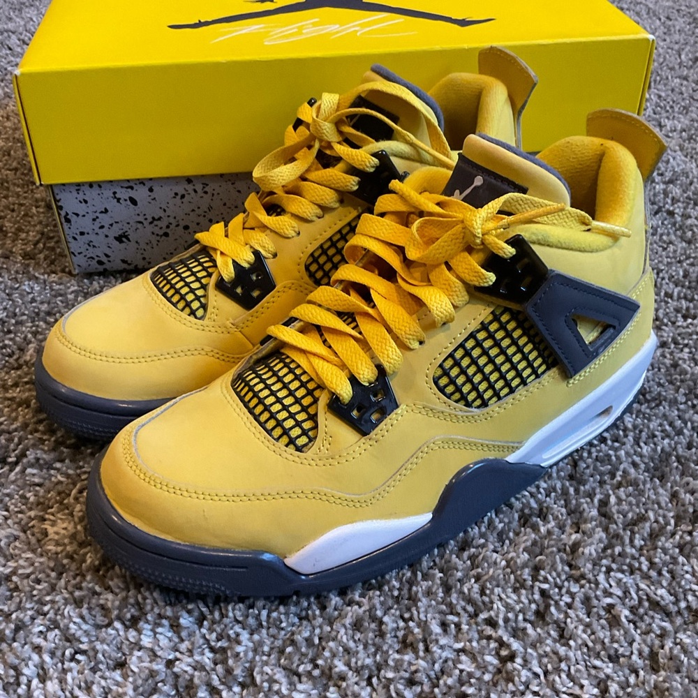 Jordan 4 Lightning